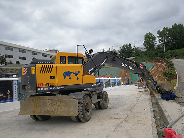 輪式挖掘機租賃公司電話